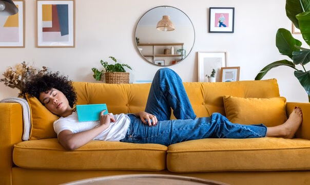 Thói quen nằm ngay sau khi ăn gây trào ngược dạ dày thực quản