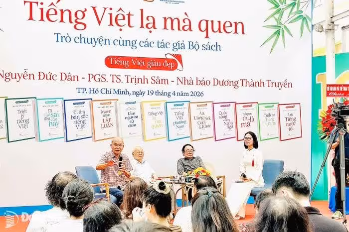 Tiếng Việt Lạ Mà Quen: Nghệ Thuật Giữ Gìn Sự Trong Sáng Ngôn Ngữ