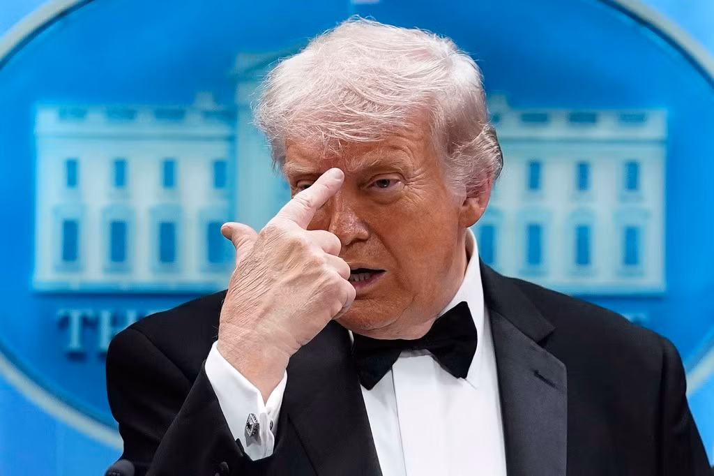 Tổng thống Mỹ Donald Trump trong cuộc họp báo khẩn cấp sau khi tay súng tìm cách xâm nhập bữa tiệc của Hiệp hội Phóng viên Nhà Trắng. (Ảnh: AP)