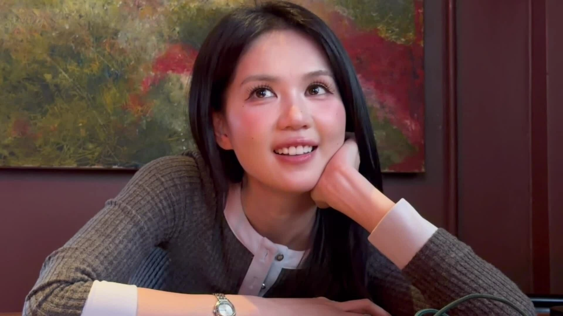 Ngọc Trinh khẳng định cô và Vũ Khắc Tiệp hiện chỉ giữ mối quan hệ xã giao.