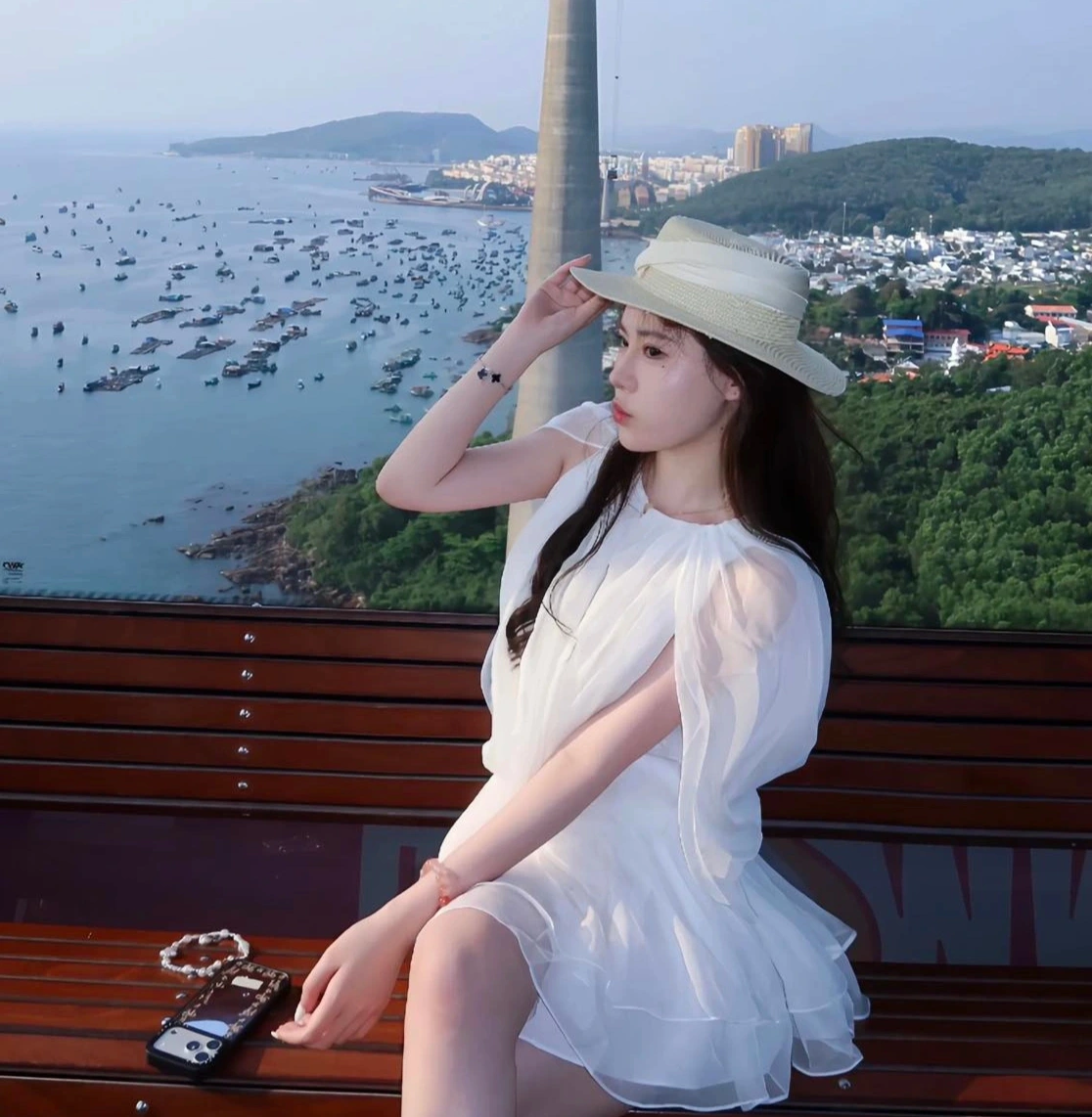 Việc thu hút khách chất lượng cao, sẵn sàng chi tiêu nhiều hơn sẽ đóng góp trực tiếp vào tăng trưởng GDP bền vững.